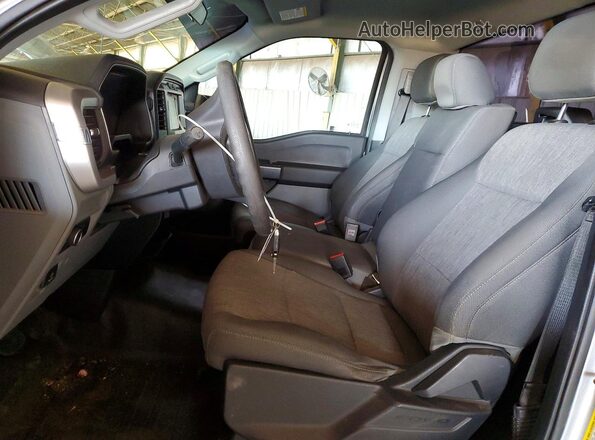 1FTMF1CP3NKE03478 2022 FORD F150 Silver Widok wnętrza z przodu