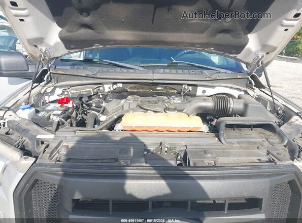 1FTMF1CP5HKC39820 2017 FORD F150 Серебряный Вид сзади
