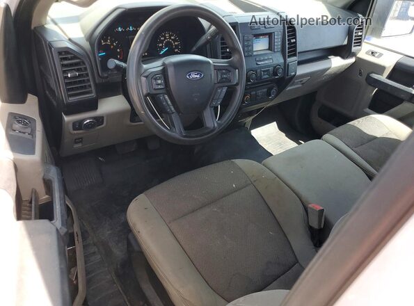1FTMF1CP7JKE72233 2018 FORD F150 White Widok deski rozdzielczej