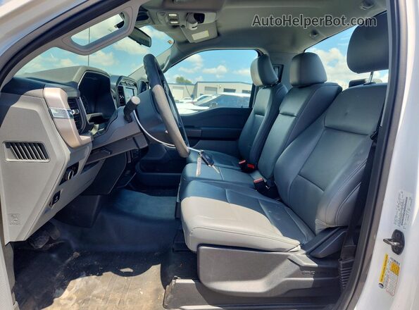 1FTMF1CP7PKF88704 2023 FORD F150 White Vista interior delantera