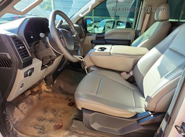 1FTMF1E50JKF49343 2018 FORD F150 Белый Вид салона спереди