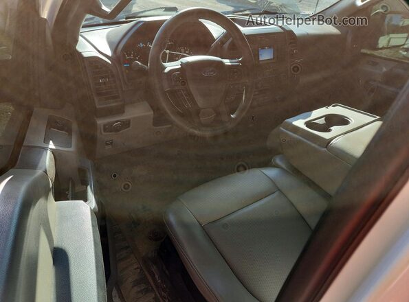 1FTMF1E50JKF49343 2018 FORD F150 Белый Вид панели приборов