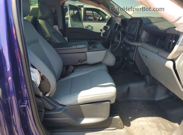 1FTMF1E55NKD26446 2022 FORD F150 Фиолетовый Вид задних сидений
