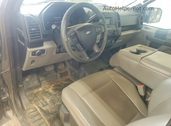 1FTMF1E88HKC95255 2017 FORD F150 Серый Вид панели приборов