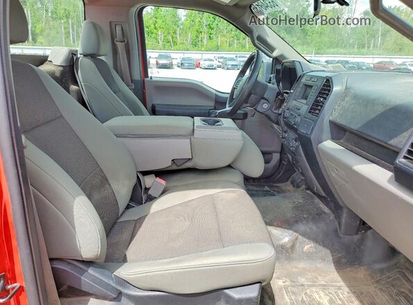 1FTMF1EB0LKD37177 2020 FORD F150 Red Widok tylnych siedzeń