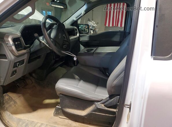 1FTMF1EB4NKD82710 2022 FORD F150 White Вид салону спереду