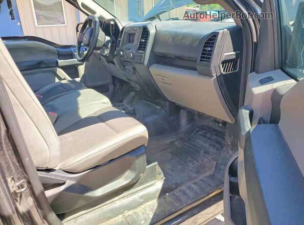 1FTMF1EBXJFB55296 2018 FORD F150 Gray Dashboard view