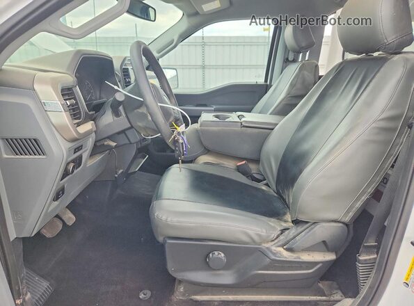 1FTMF1EP8MKE93965 2021 FORD F150 White Vista interior delantera