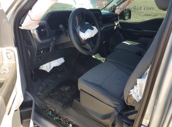 1FTMF1K53RKF44637 2024 FORD F150 Серебряный Вид панели приборов