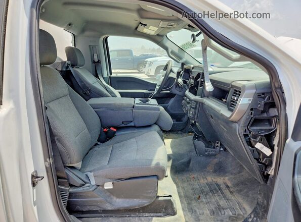 1FTMF1KP0SKD32883 2025 FORD F150 Белый Вид задних сидений
