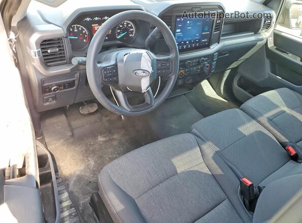 1FTMF1L50TKD81211 2026 FORD F150 Black Вид панелі приладів