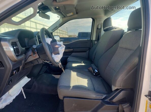 1FTMF1LP7RKE95992 2024 FORD F150 Белый Вид салона спереди