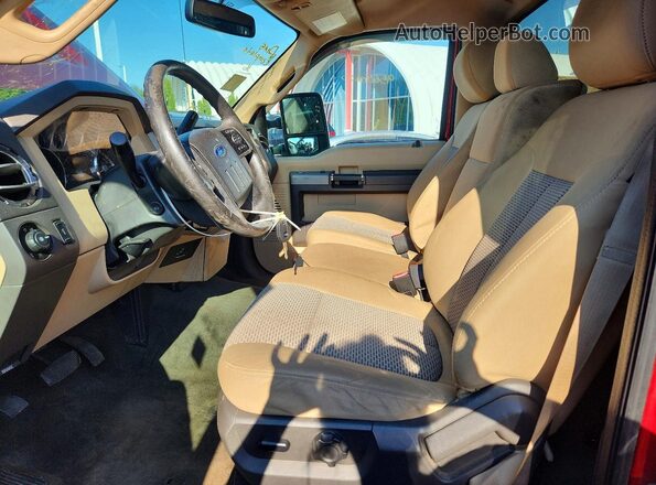 1FTRF3B61GEA18853 2016 FORD F350 Red Widok wnętrza z przodu
