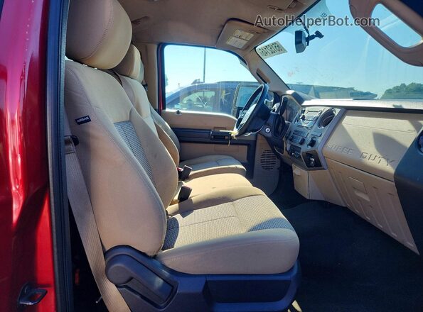 1FTRF3B61GEA18853 2016 FORD F350 Red Widok tylnych siedzeń