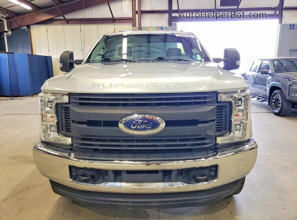 1FTRF3B65HEF41567 2017 FORD F350 Silver Вид спереду