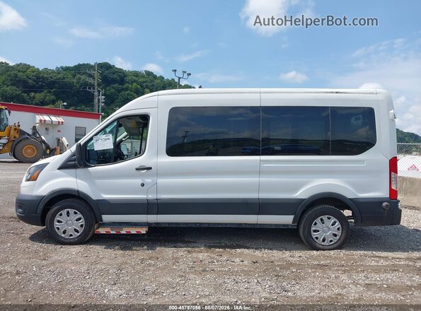 1FTYE1C89LKA17366 2020 FORD TRANSIT-150 White Սալոնի 360 աստիճան տեսք
