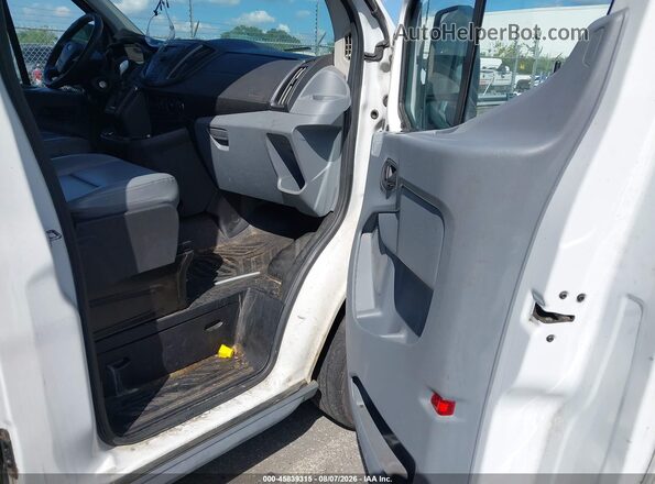 1FTYR1CG5HKA59164 2017 FORD TRANSIT-250 White Front interior view