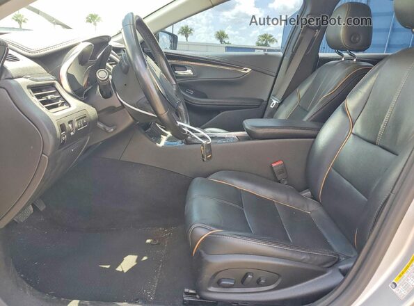 1G1105S39LU101388 2020 CHEVROLET IMPALA Silver Front interior view