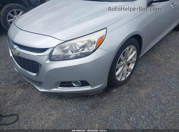 1G11E5SA8GF107001 2016 CHEVROLET MALIBU Серебряный Вид спереди