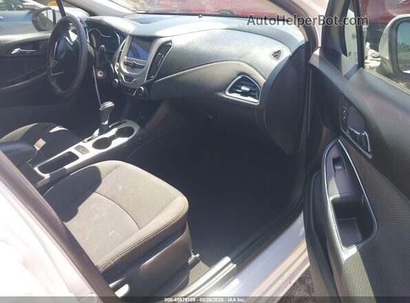 1G1BC5SM0J7127541 2018 CHEVROLET CRUZE White Widok wnętrza z przodu