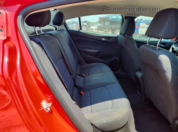 1G1BC5SM3J7187992 2018 CHEVROLET CRUZE Red Vista de los asientos traseros
