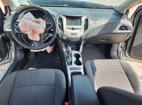1G1BC5SM4J7215170 2018 CHEVROLET CRUZE Silver Вид панелі приладів