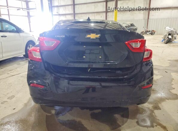 1G1BC5SM6J7130282 2018 CHEVROLET CRUZE Black Вид ззаду