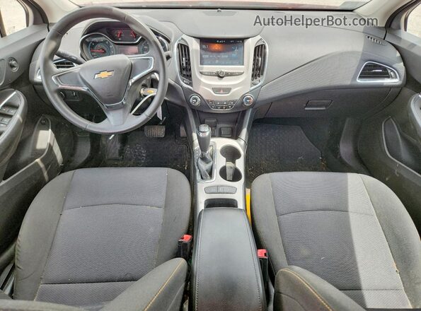 1G1BC5SM9J7229548 2018 CHEVROLET CRUZE Red Widok deski rozdzielczej