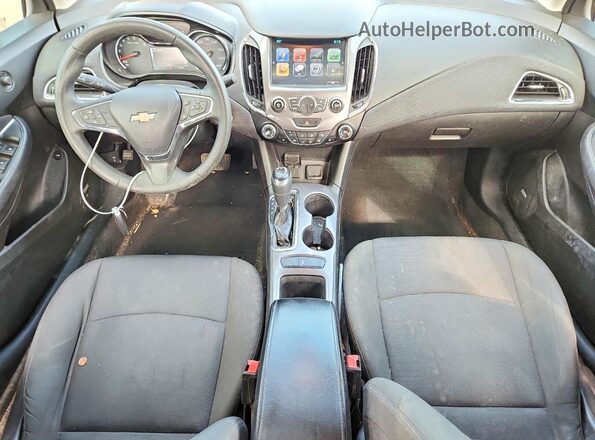 1G1BE5SM1J7204475 2018 CHEVROLET CRUZE Gray Dashboard view