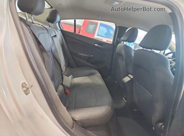 1G1BE5SM1J7215475 2018 CHEVROLET CRUZE White Հետևի նստատեղերի տեսք