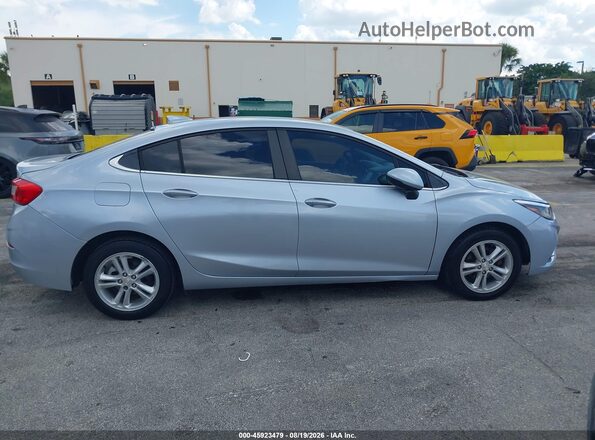 1G1BE5SM2H7195800 2017 CHEVROLET CRUZE Серебряный Вид задней части салона