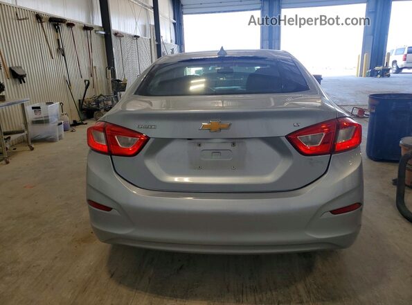 1G1BE5SM5J7108638 2018 CHEVROLET CRUZE Silver Вид ззаду