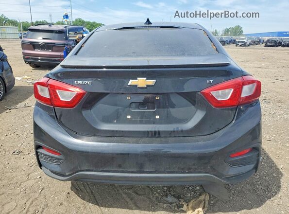 1G1BE5SM8J7230927 2018 CHEVROLET CRUZE Black Вид ззаду