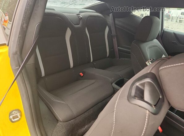 1G1FB1RS9G0174375 2016 CHEVROLET CAMARO Yellow Vista de los asientos traseros