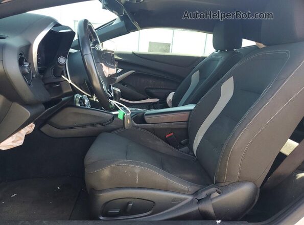 1G1FB1RX2J0121181 2018 CHEVROLET CAMARO Silver Вид салону спереду