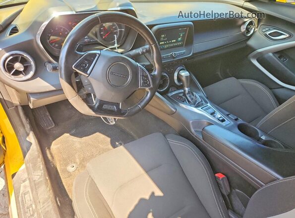 1G1FB3DS0H0153841 2017 CHEVROLET CAMARO Silver Widok deski rozdzielczej