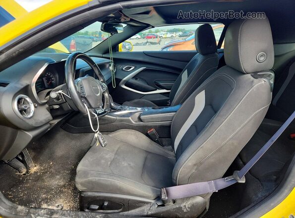 1G1FB3DX7H0211536 2017 CHEVROLET CAMARO Yellow Vista interior delantera