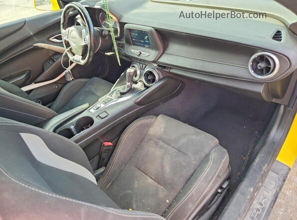 1G1FB3DX7H0211536 2017 CHEVROLET CAMARO Yellow Vista del salpicadero