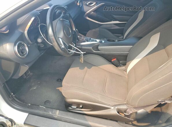 1G1FB3DX8P0142449 2023 CHEVROLET CAMARO Белый Вид салона спереди