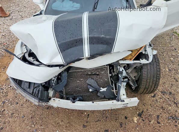 1G1FD1RS3N0106998 2022 CHEVROLET CAMARO White Вид задньої частини салону