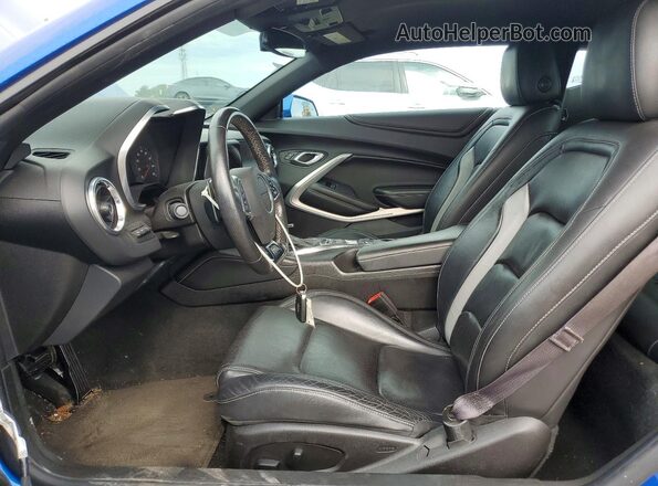 1G1FD1RSXH0101866 2017 CHEVROLET CAMARO Blue Front interior view