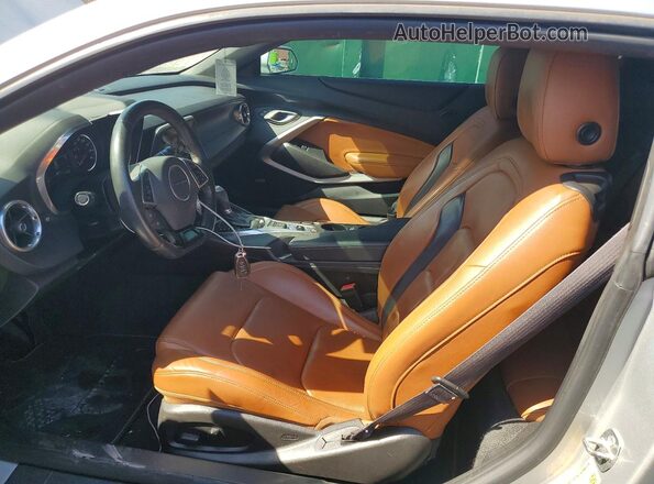 1G1FD1RX9G0172647 2016 CHEVROLET CAMARO Silver Front interior view