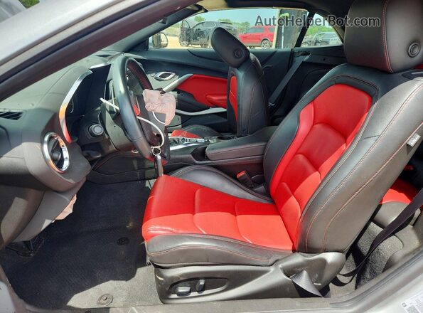 1G1FD3DX9P0122589 2023 CHEVROLET CAMARO Silver Vista interior delantera