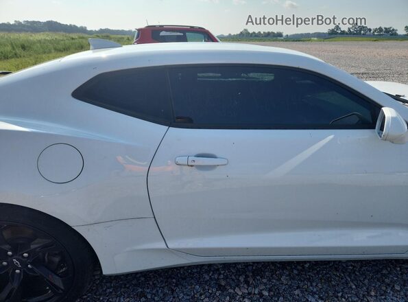 1G1FE1R70M0139500 2021 CHEVROLET CAMARO White Widok tylnych siedzeń