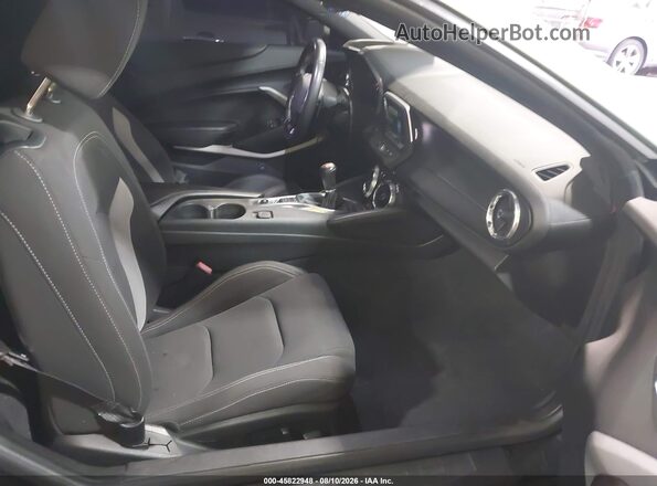 1G1FE1R75J0186517 2018 CHEVROLET CAMARO Green წინა სალონის ხედი