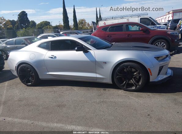 1G1FE1R76H0189940 2017 CHEVROLET CAMARO Silver Вид задньої частини салону