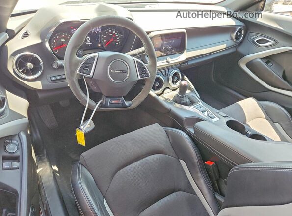 1G1FE1R79N0100115 2022 CHEVROLET CAMARO Серый Вид панели приборов