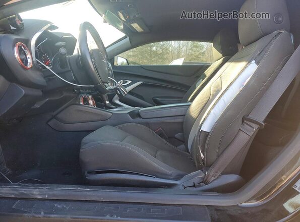 1G1FF1R72K0153571 2019 CHEVROLET CAMARO Черный Вид салона спереди