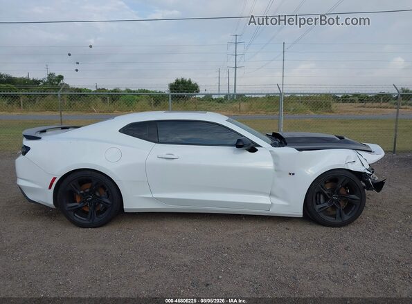 1G1FH1R75P0160175 2023 CHEVROLET CAMARO White Вид задньої частини салону