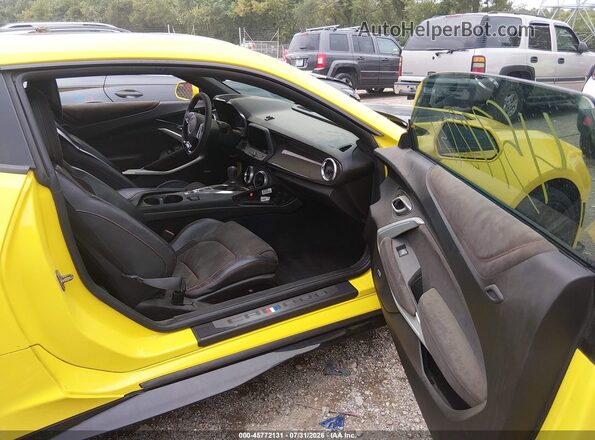 1G1FJ1R65J0125946 2018 CHEVROLET CAMARO Yellow წინა სალონის ხედი